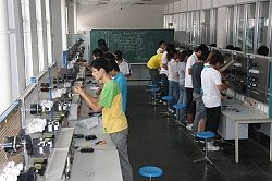 在这样一个历史的大背景下