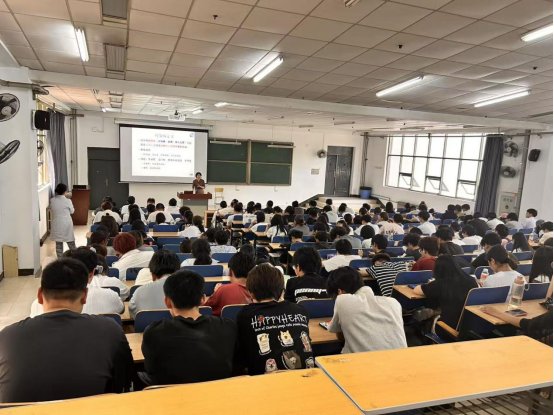 开展了一场别开生面